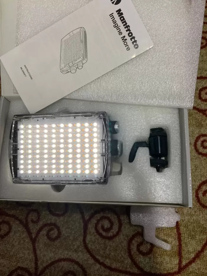 FREE! Manfrotto Spectra 900FT LED light