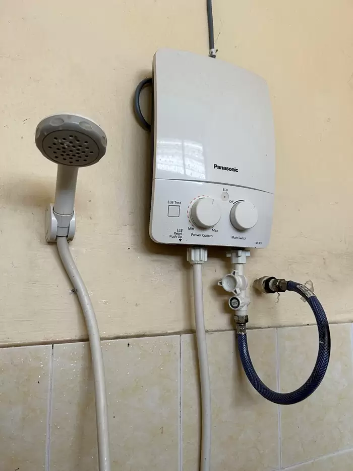 RM100 Panasonic electric home shower DH-3LS1